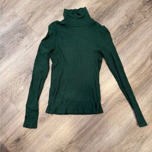 LACAUSA Forest Green Ribbed Turtleneck